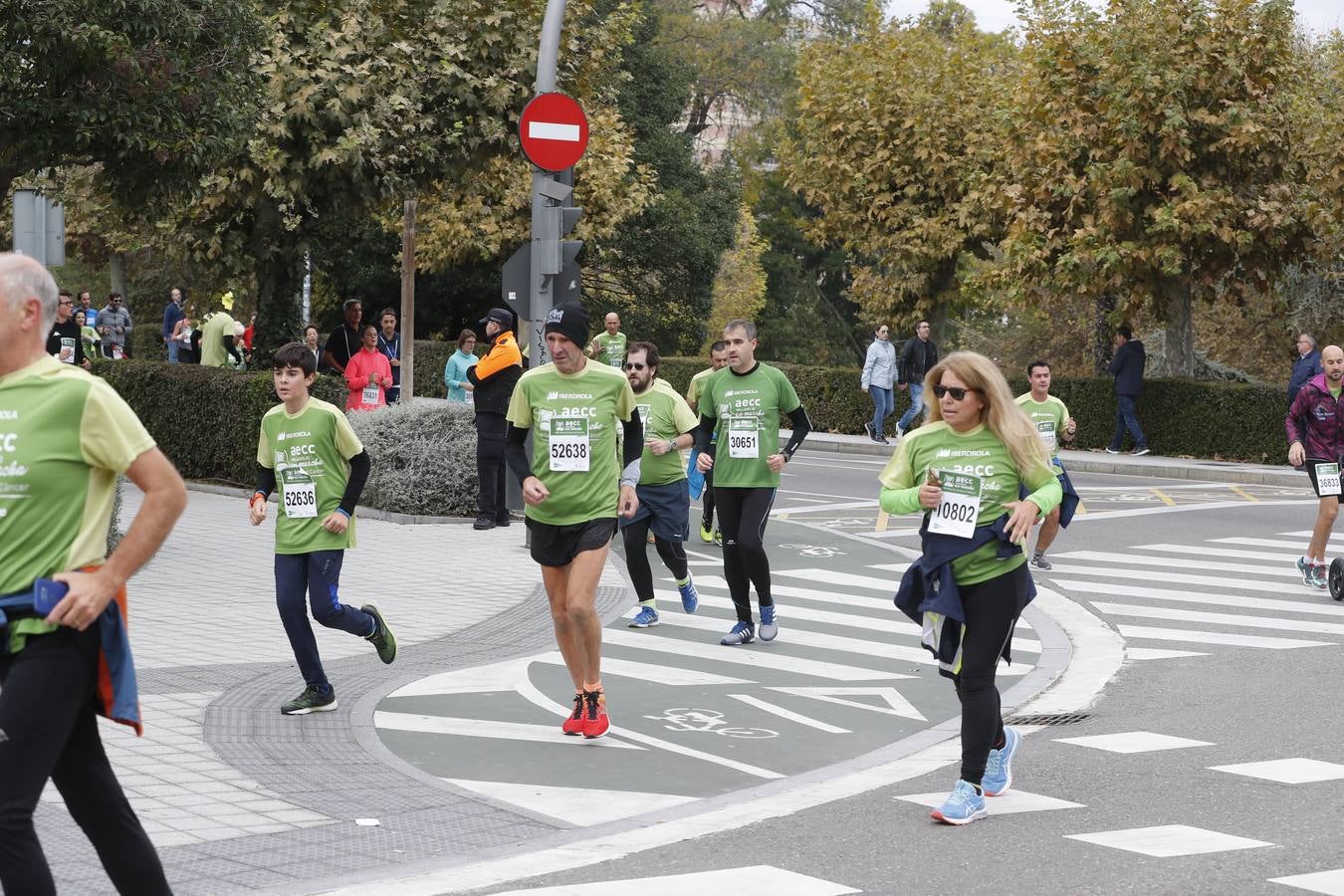 Participantes de la marcha contra el cáncer. 