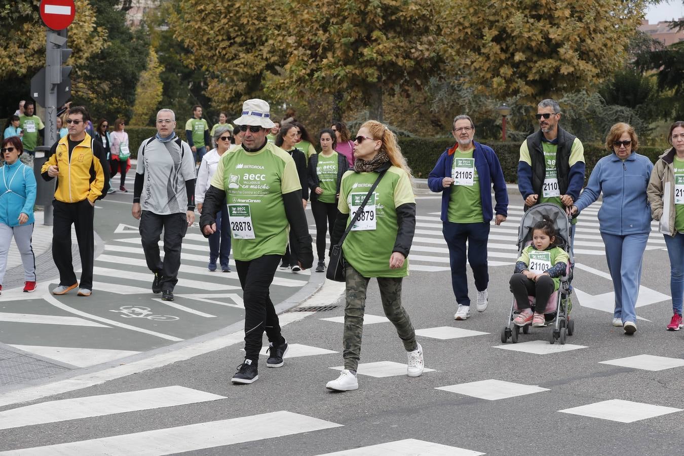 Participantes de la marcha contra el cáncer. 