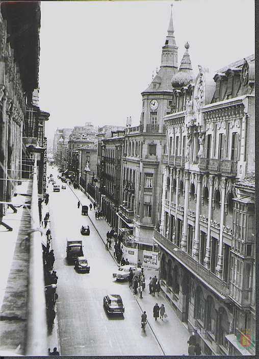 El proyecto, aprobado por el Ayuntamiento en 1900, se encargó al arquitecto Emilio Baeza Eguiluz | Las obras finalizaron en mayo de 1902 | En 1913, el edificio dejó de ser arrendado para pasar a propiedad del Círculo, que lo adquirió por 460.000 pesetas; al año siguiente se incorporó la planta baja y en abril de 1915 se inauguraron de manera oficial sus salones