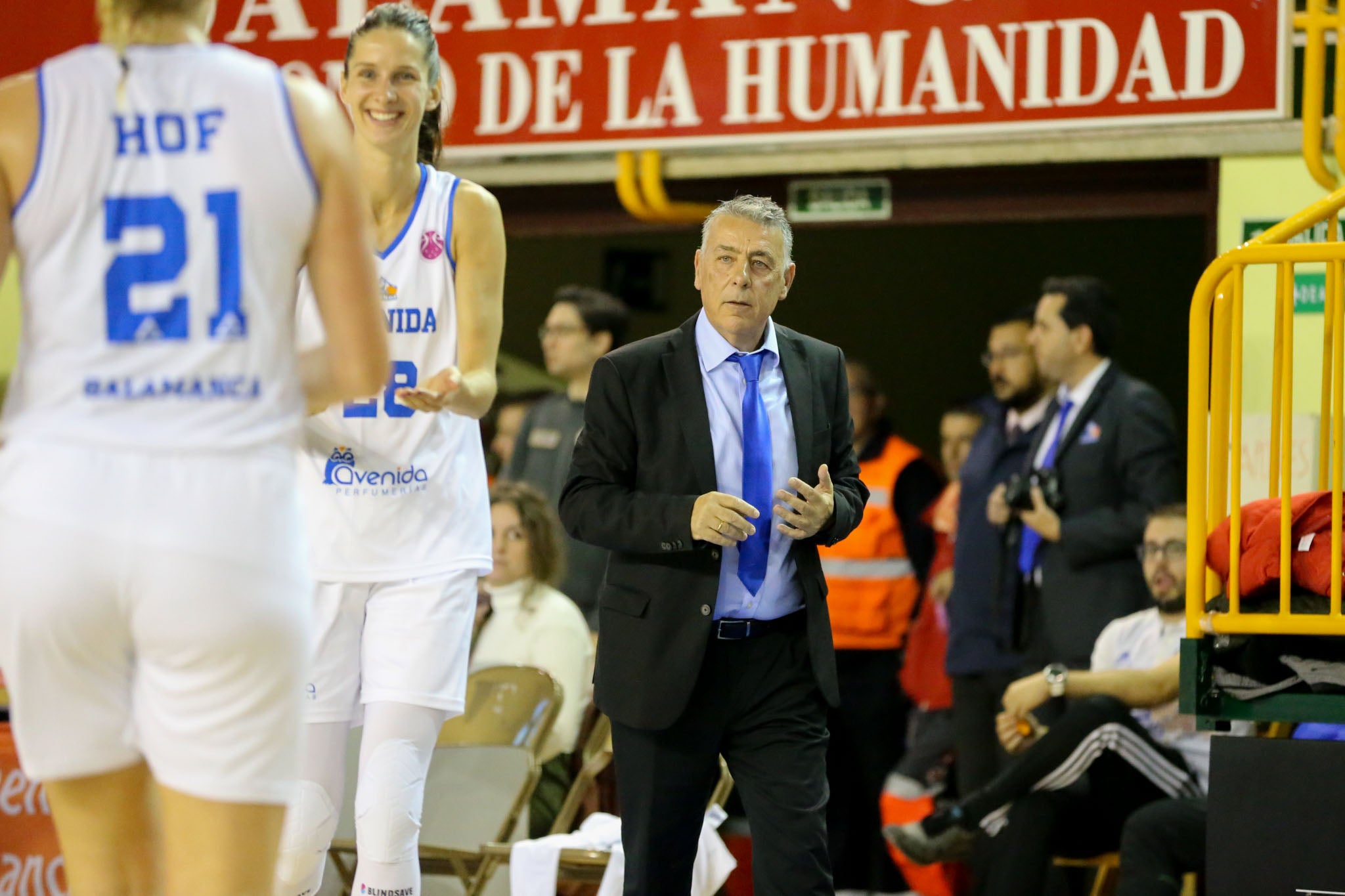 Fotos: Partido del CB Avenida ante el Uni Gyor Mely-Ut húngaro