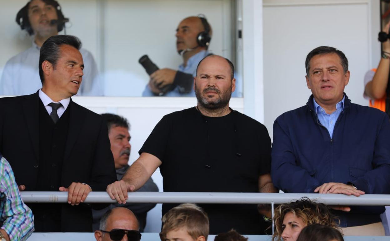 Ulises Zurita, Manuel Lovato y Carlos Martín en Guijuelo. 