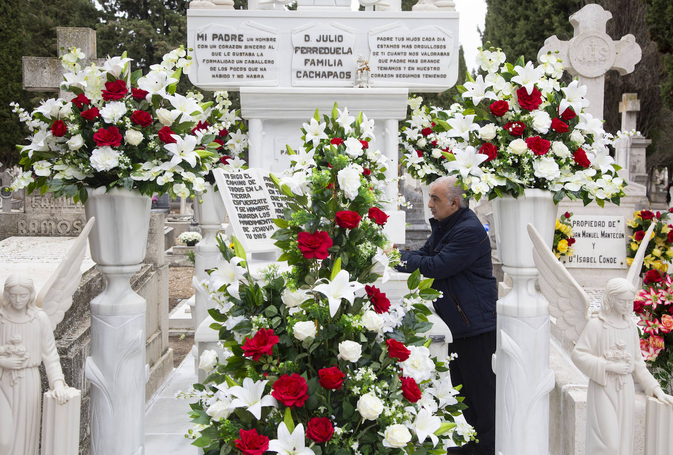 El cementerio del Carmen el Día de Todos los Santos. 