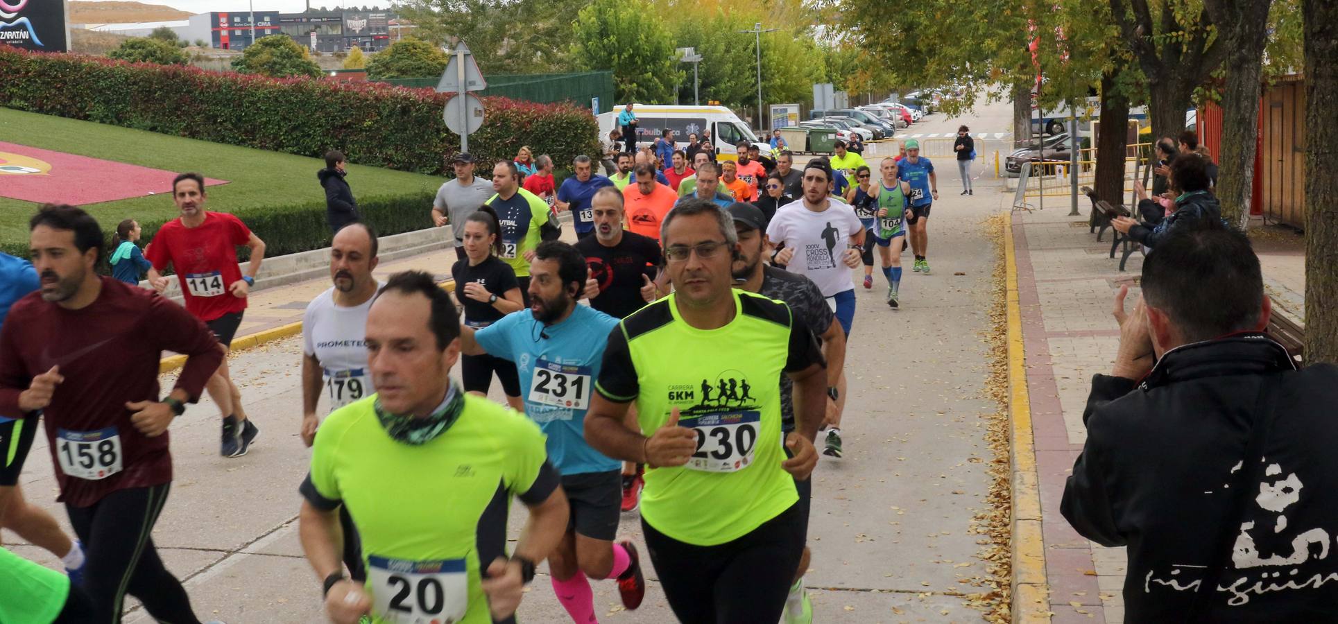 El Ayuntamiento de Zaratán ha organizado por noveno año la carrera popular, dentro de su programación de la tradicional fiesta de la salchicha