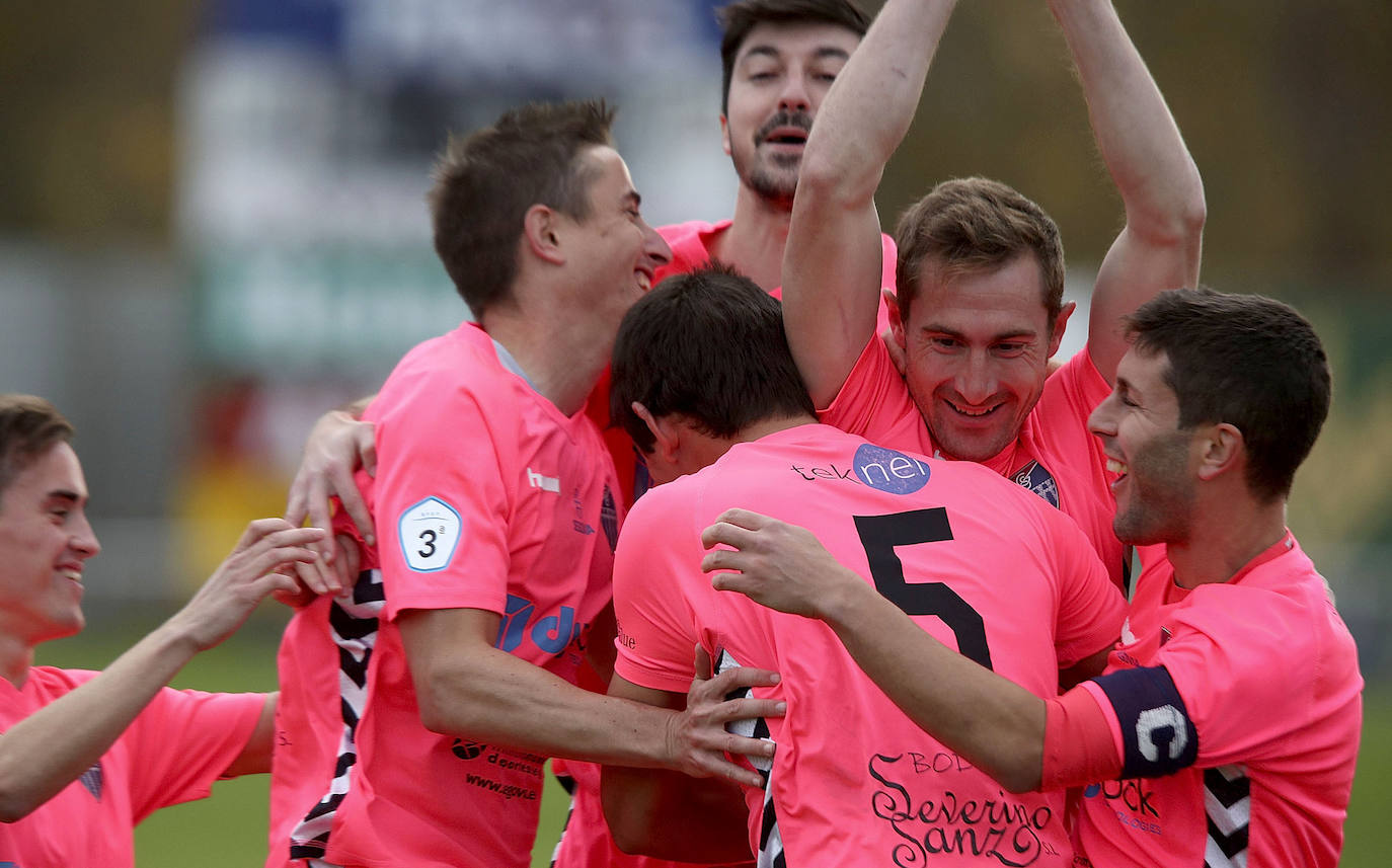 Fotos: Victoria de la Gimnástica Segoviana en Almazán (0-2)