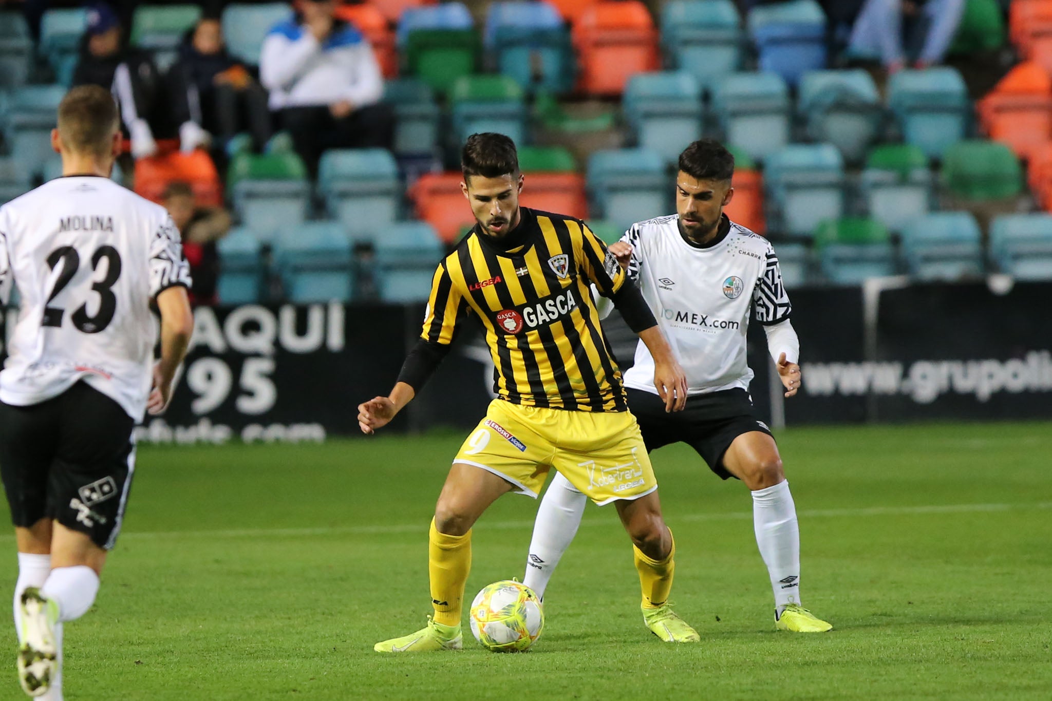 El Salamanca CF UDS contra el Barakaldo CF.