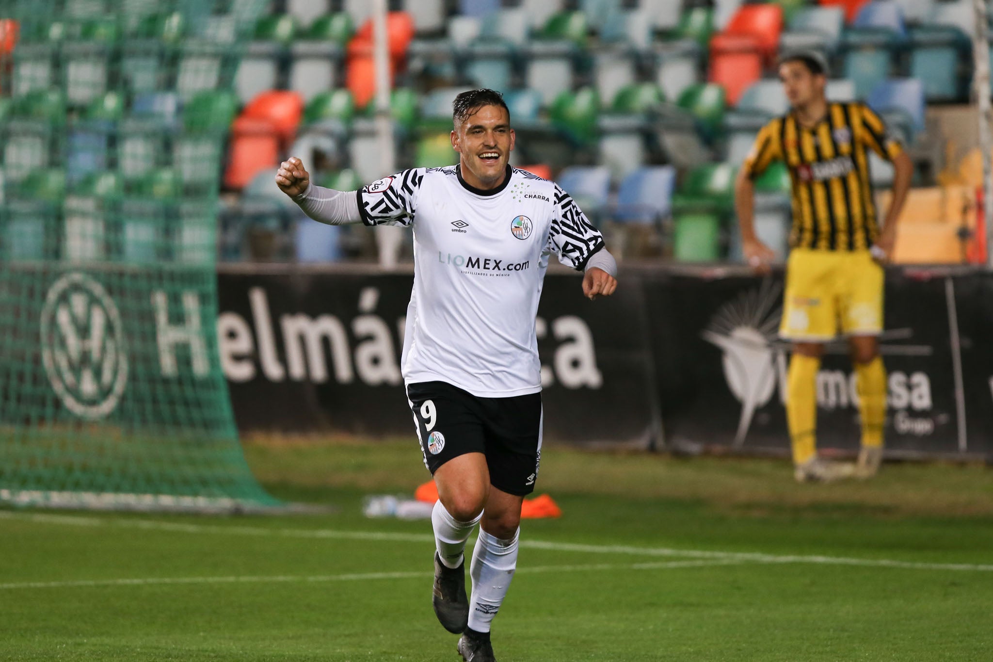 El Salamanca CF UDS contra el Barakaldo CF.