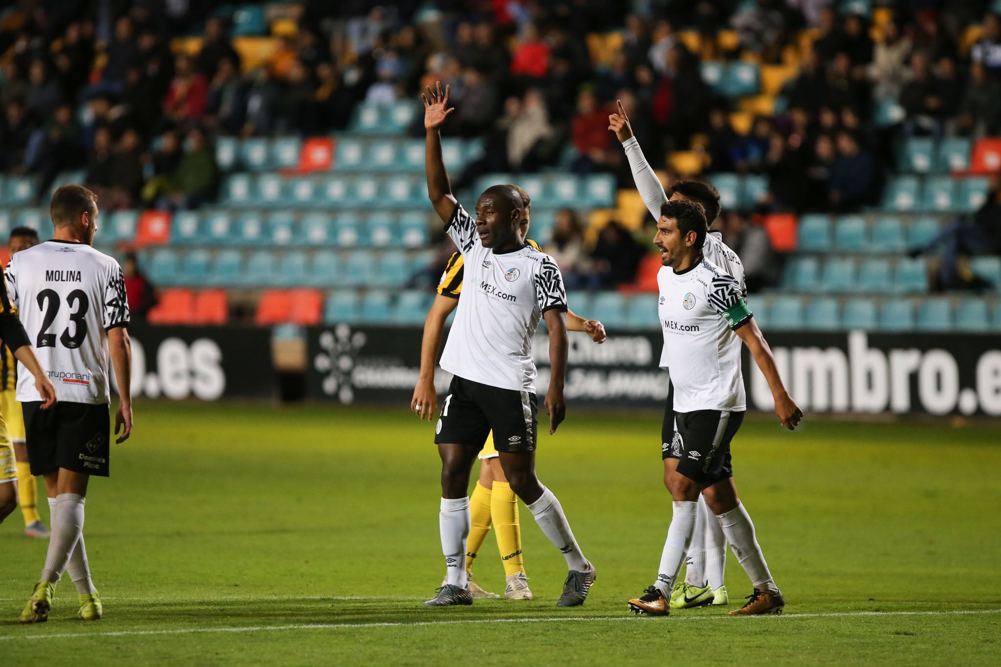 El Salamanca CF UDS contra el Barakaldo CF.