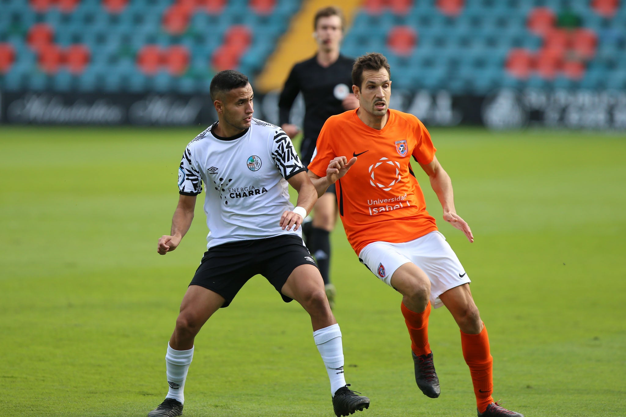 Los de Jorge García del Río, que terminaron con dos jugadores lesionados, no pasan del 0-0 en casa ante el segundo clasificado y siguen fuera del play-off de ascenso