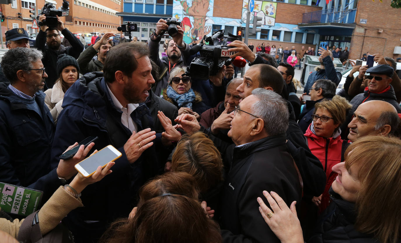 Pedro Sánchez ha visitado esta mañana el barrio de Pajarillos de Valladolid. 