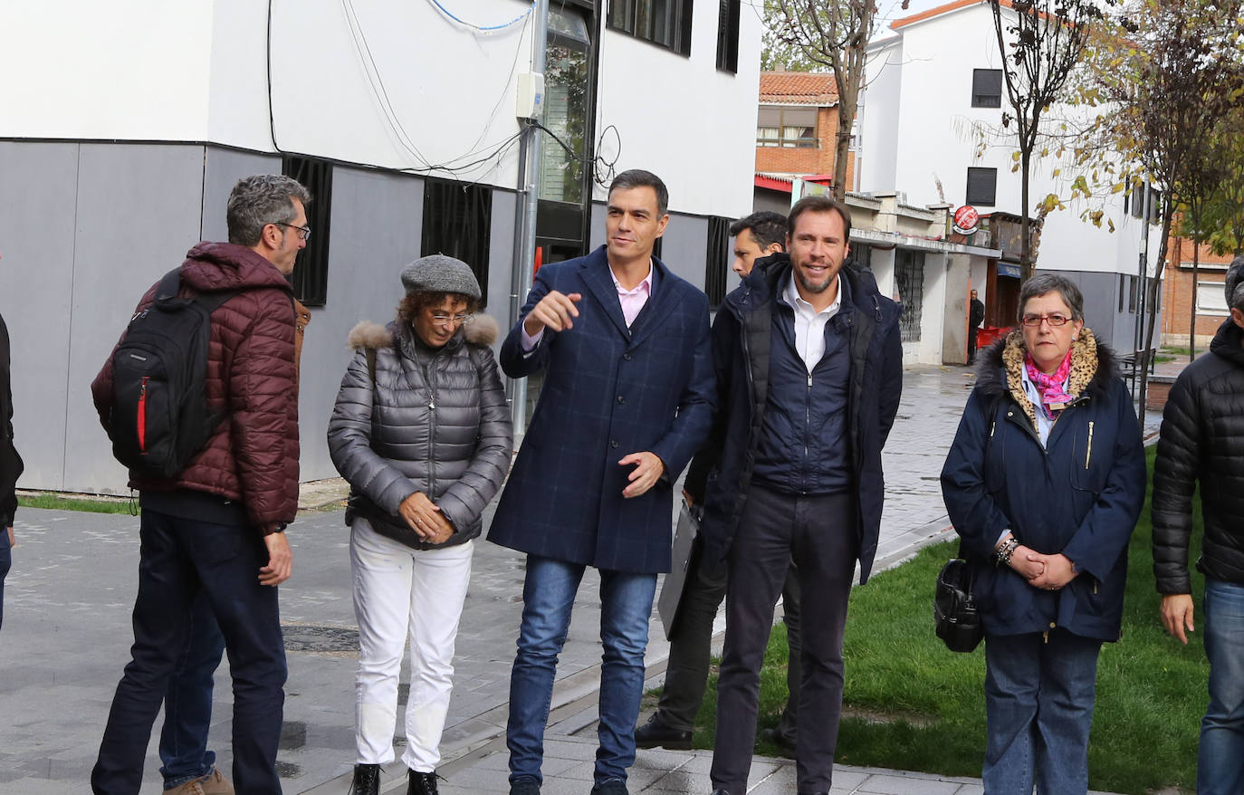 Pedro Sánchez ha visitado esta mañana el barrio de Pajarillos de Valladolid. 