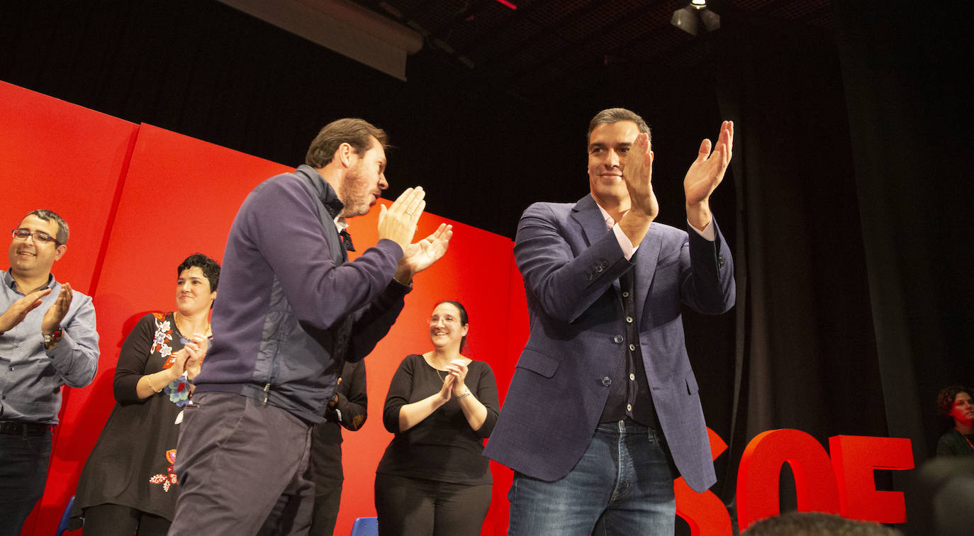 Pedro Sánchez ha visitado esta mañana el barrio de Pajarillos de Valladolid. 