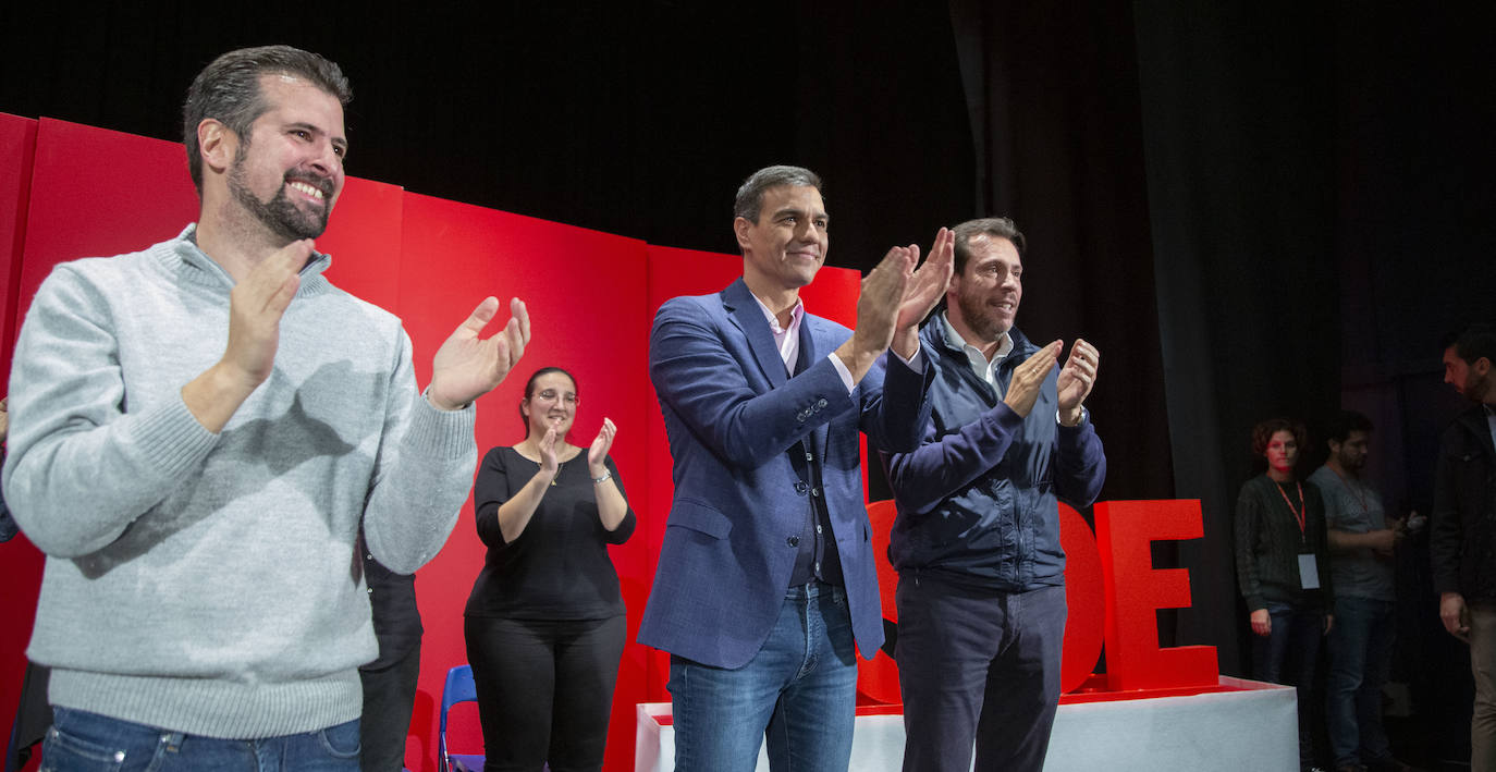 Pedro Sánchez ha visitado esta mañana el barrio de Pajarillos de Valladolid. 