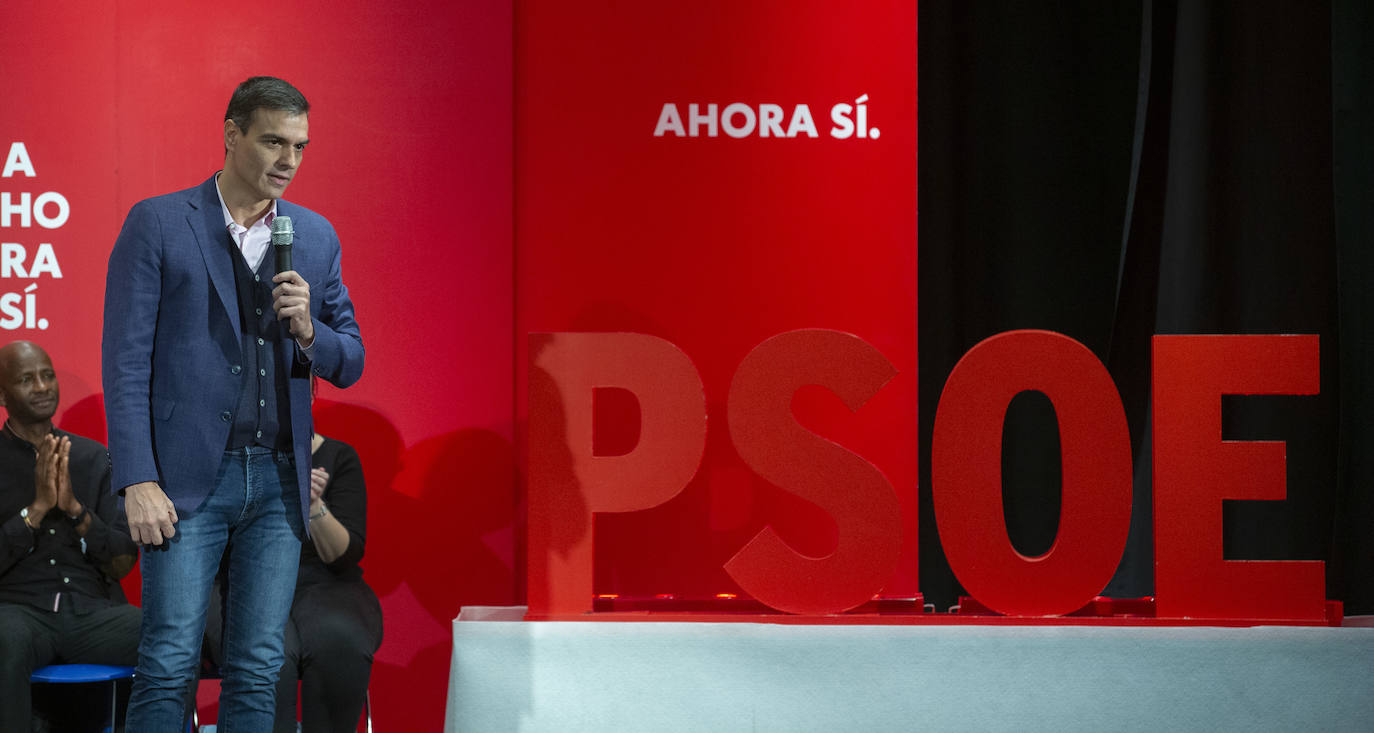 Pedro Sánchez ha visitado esta mañana el barrio de Pajarillos de Valladolid. 