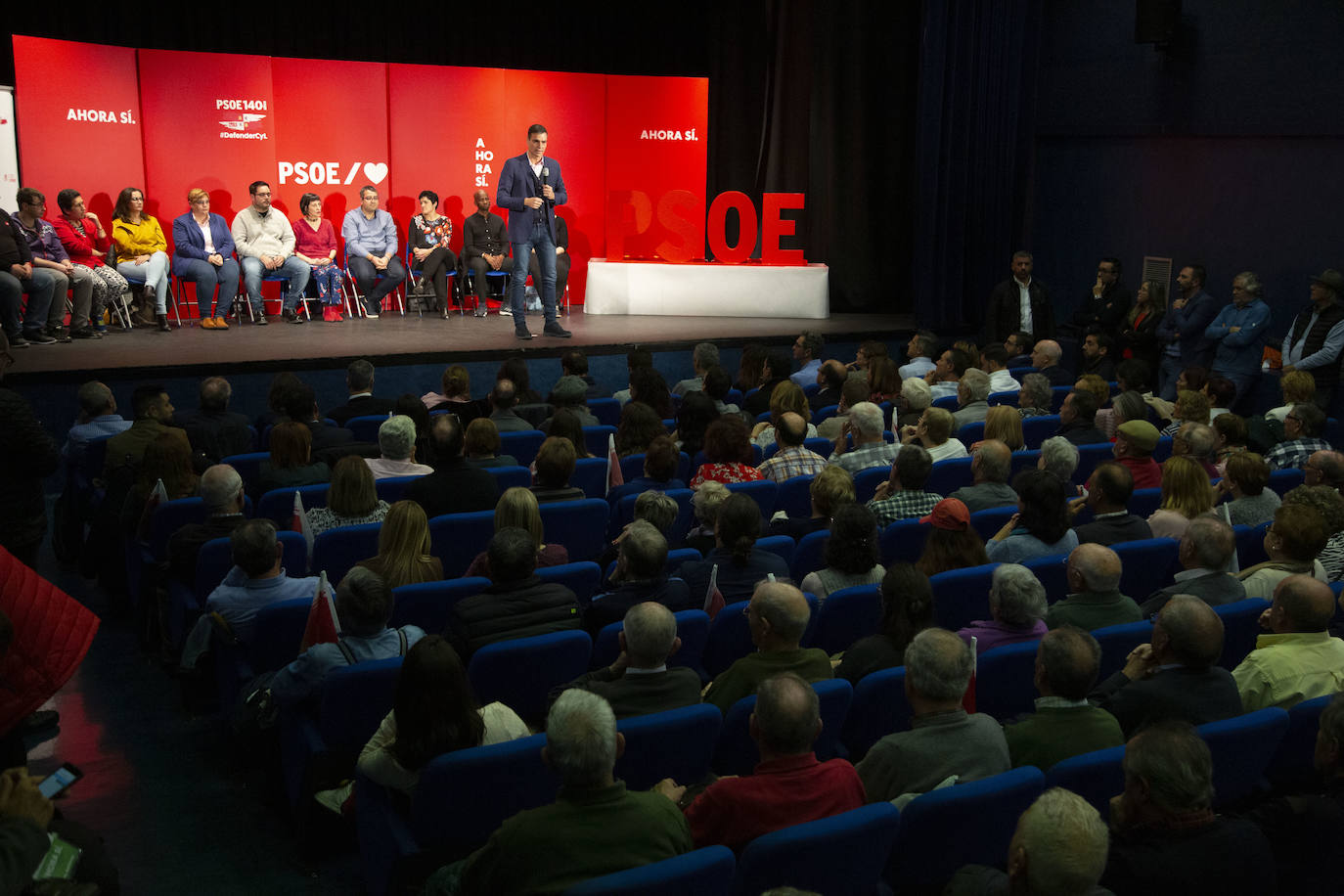 Pedro Sánchez ha visitado esta mañana el barrio de Pajarillos de Valladolid. 