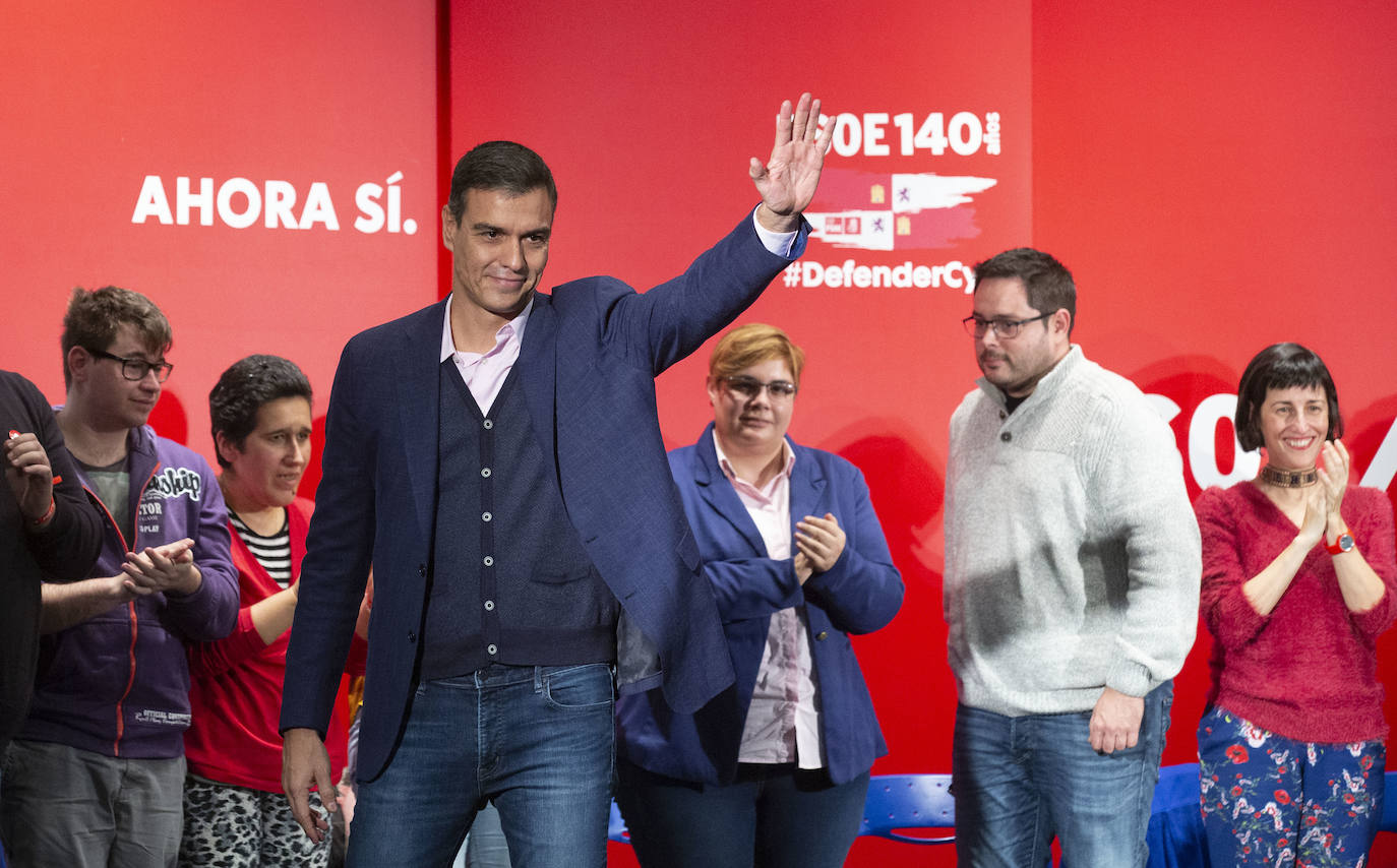 Pedro Sánchez ha visitado esta mañana el barrio de Pajarillos de Valladolid. 