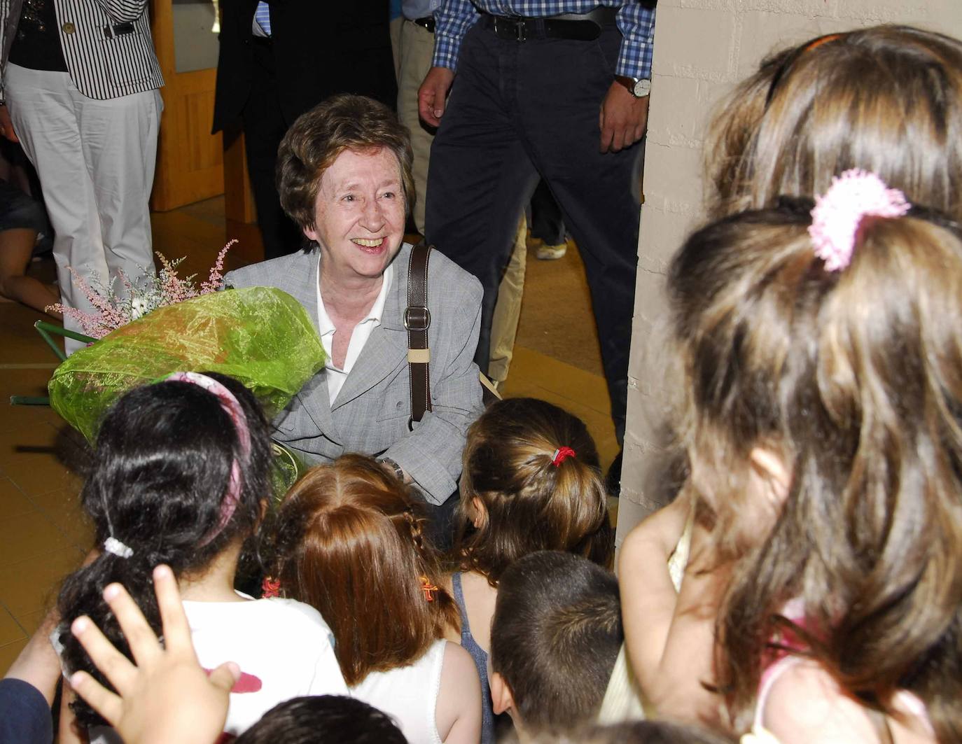 23.06.2009- Margarita Salas, investigadora y bioquímica, descubre una placa en el colegio que lleva su nombre en Arroyo de la Encomienda, Valladolid.