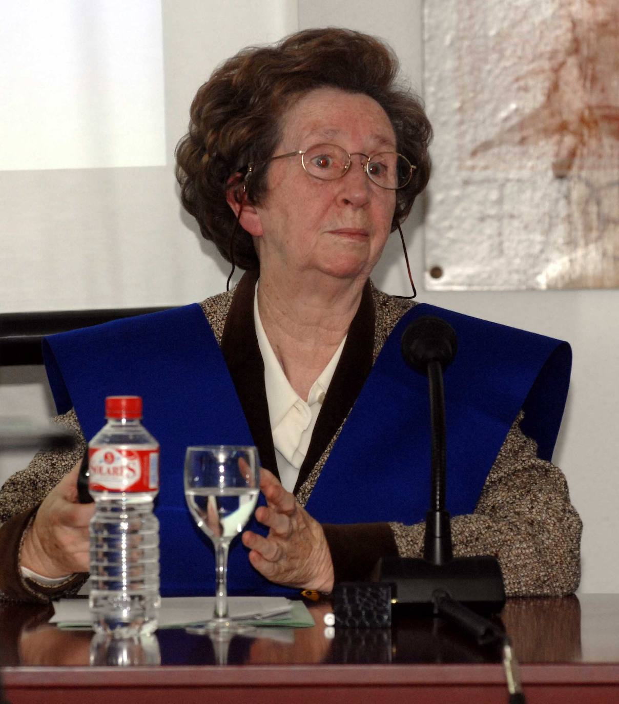 17.01.2009 - Durante el acto en el que recibió la insignia de Oro como Residente de Honor y madrina de la promoción 2007/2008 de la residencia universitaria Alfonso VIII.