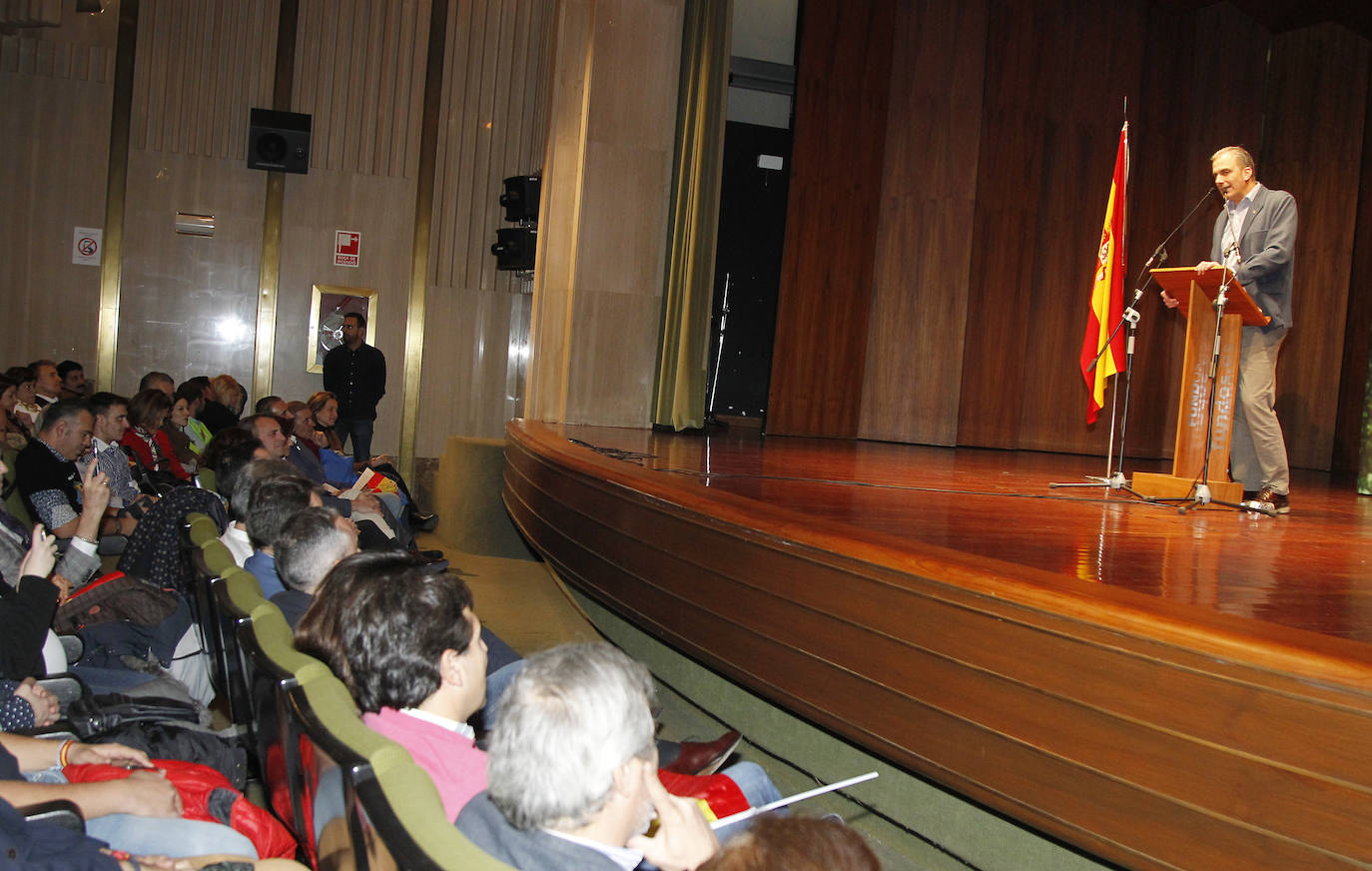 Ortega Smith cierra la campaña de Vox en Palencia.