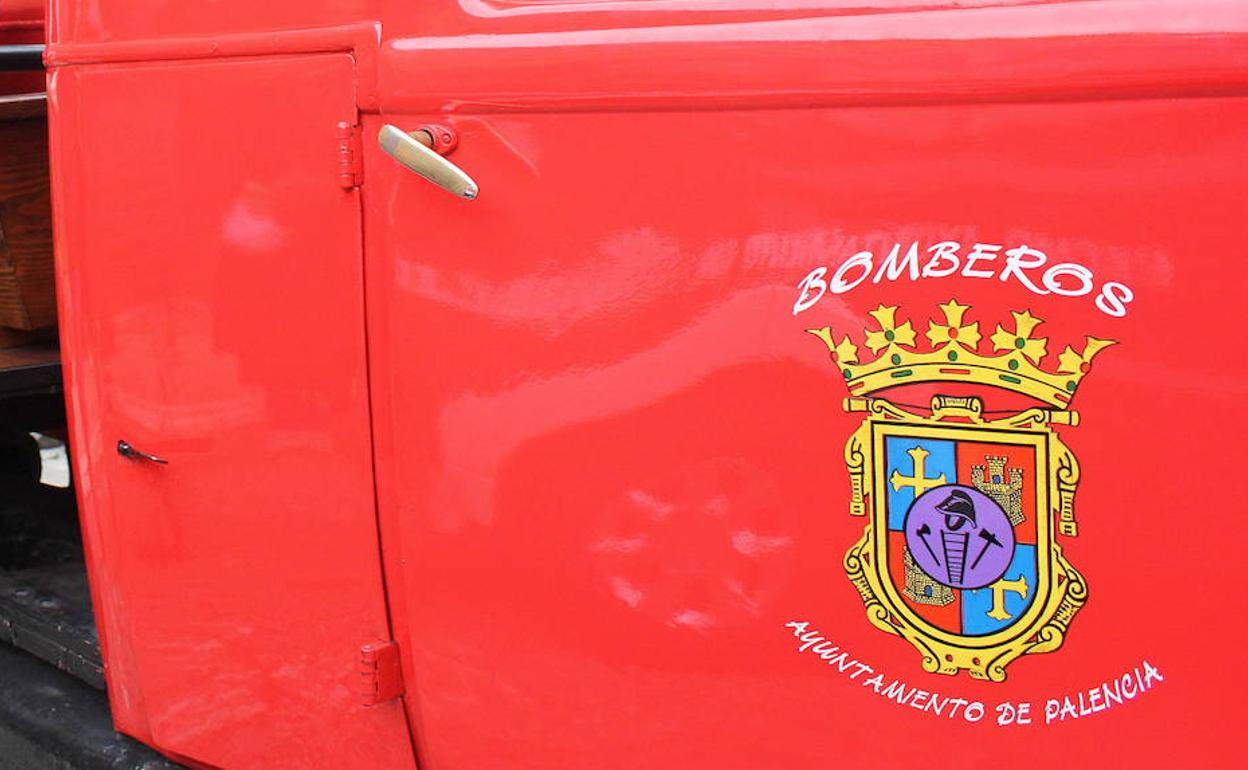 Herida en el incendio de una vivienda en la calle Juan Ramón Jiménez de Palencia