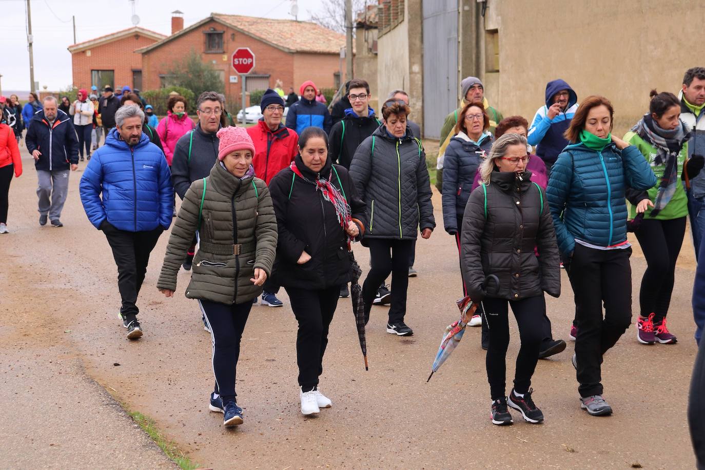 Asistentes a la Marcha contra el Cáncer. 