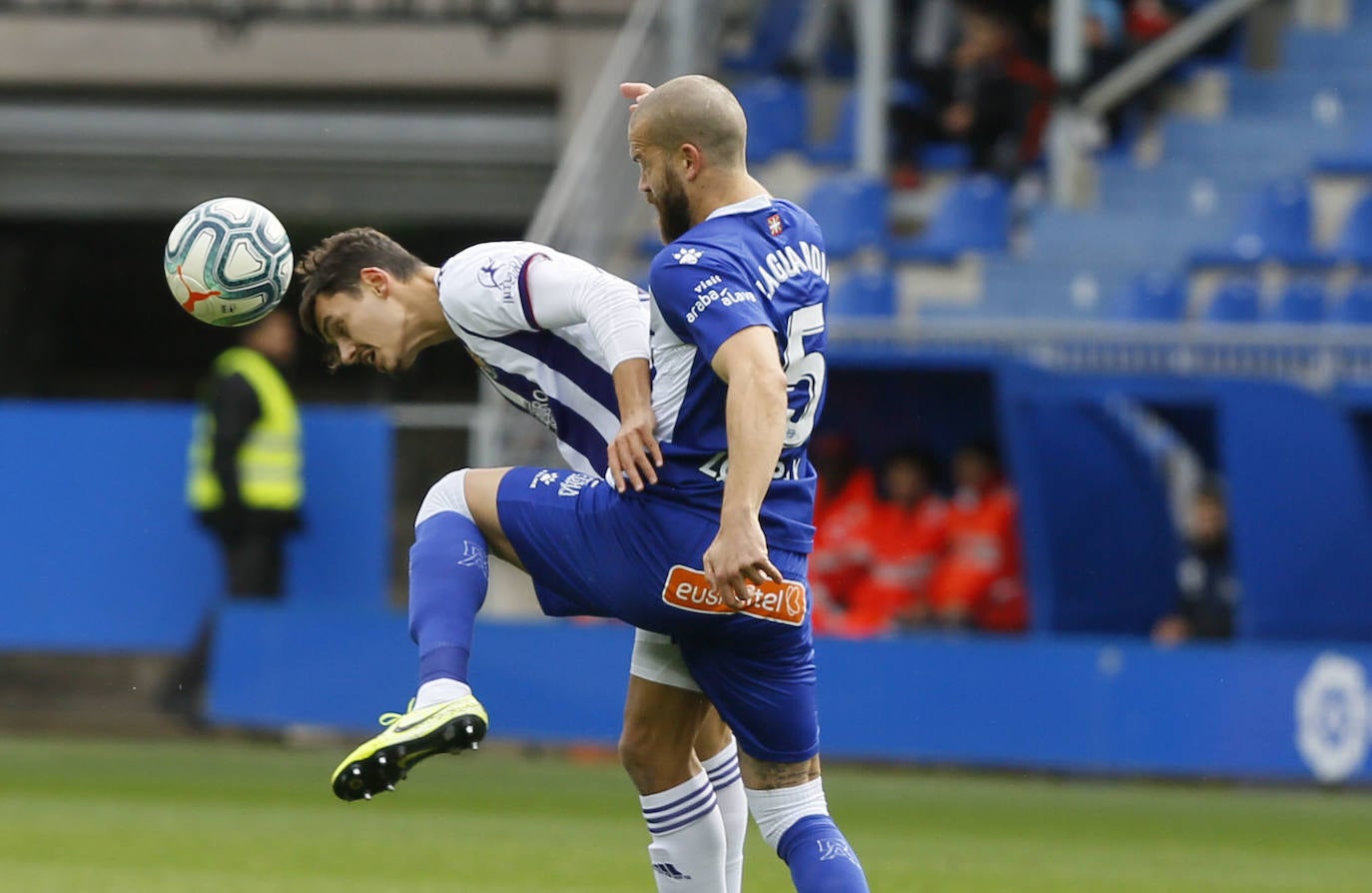 El Real Valladolid pierde de forma contundente en Mendizorroza. 