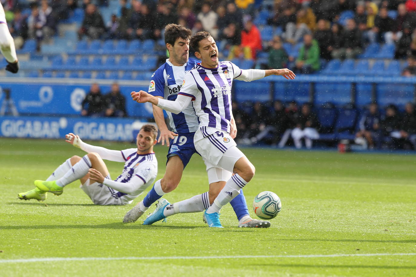 El Real Valladolid perdió de forma contundente en Mendizorroza. 