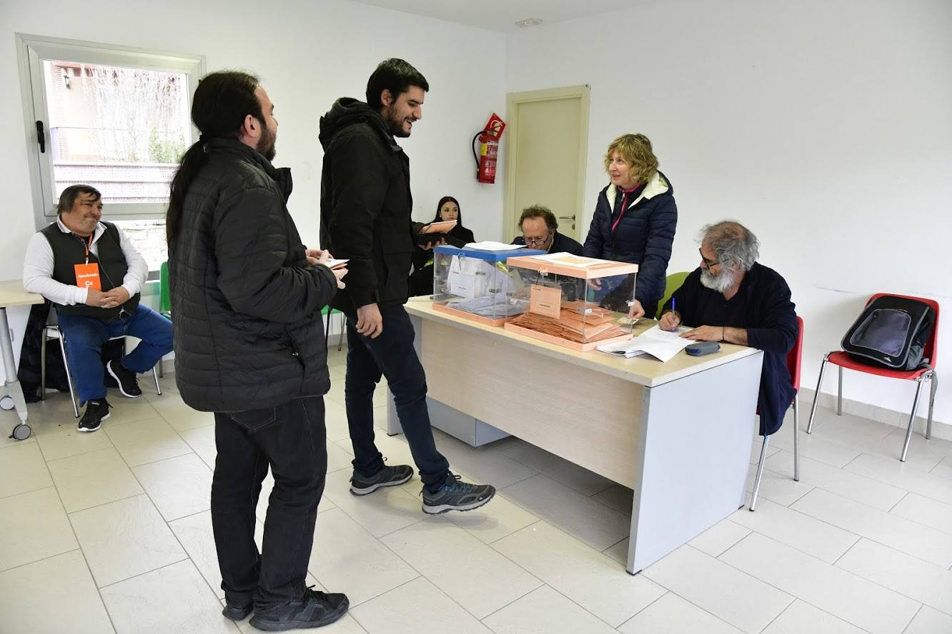 Votaciones en la provincia de segovia. Corresponsales de El Norte de Castilla