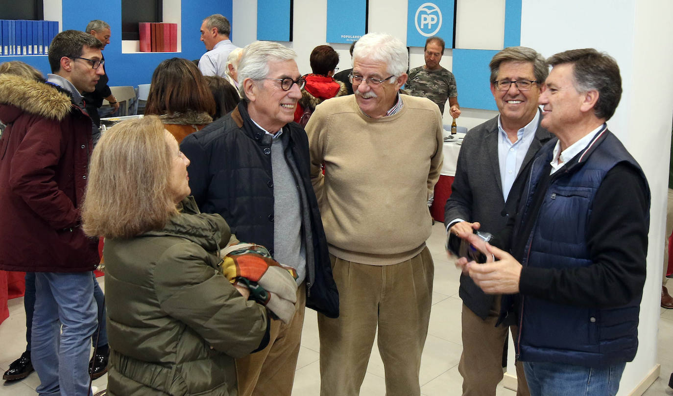 Noche electoral en las sedes de los partidos en Segovia 