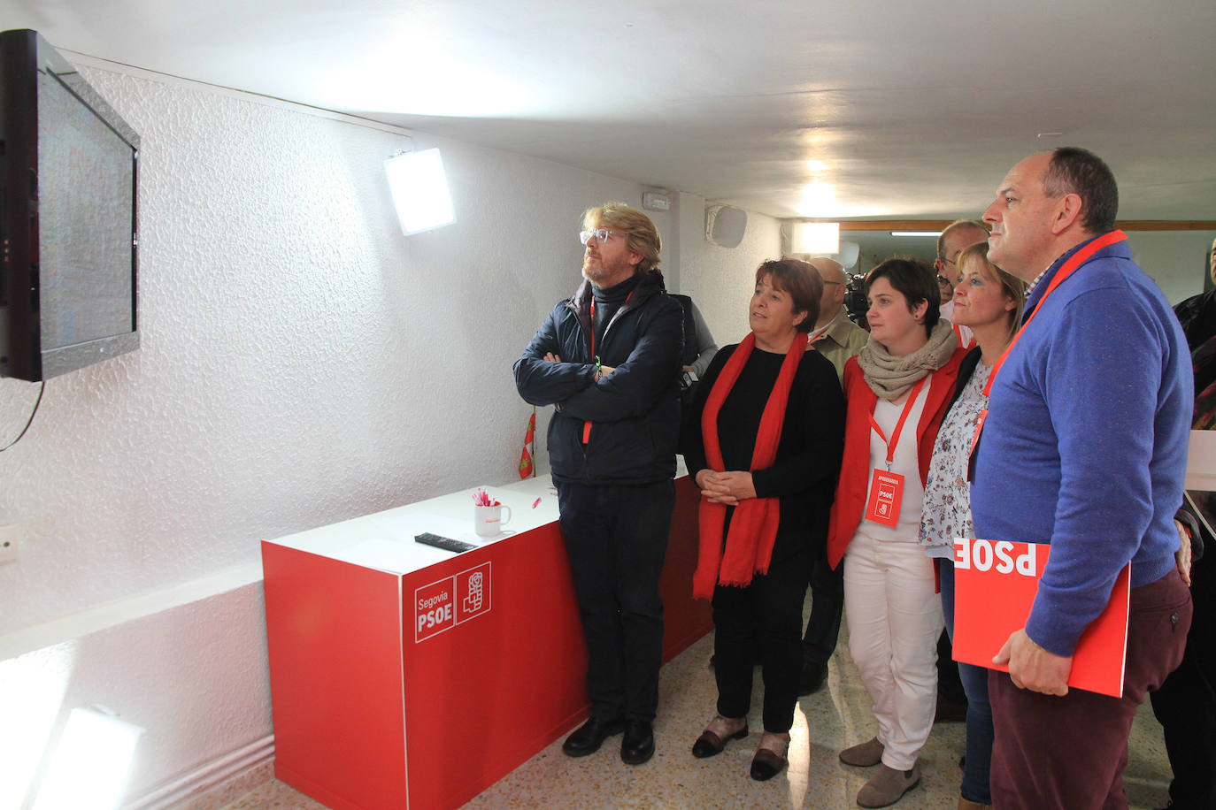 Noche electoral en las sedes de los partidos en Segovia 