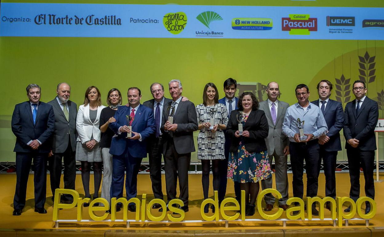 Foto de familia de la entrega de los Premios del Campo del año pasado. 