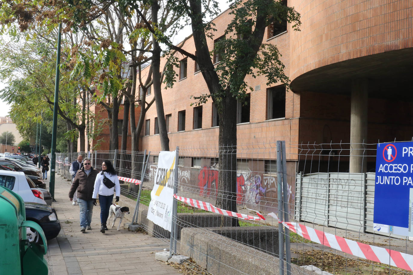 Fotos: Derribo del edificio Bañuelos, junto al hospital Clínico de Valladolid