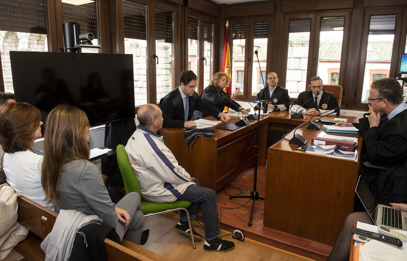 Fotos: Juicio contra el profesor que celebró la muerte de Víctor Barrio