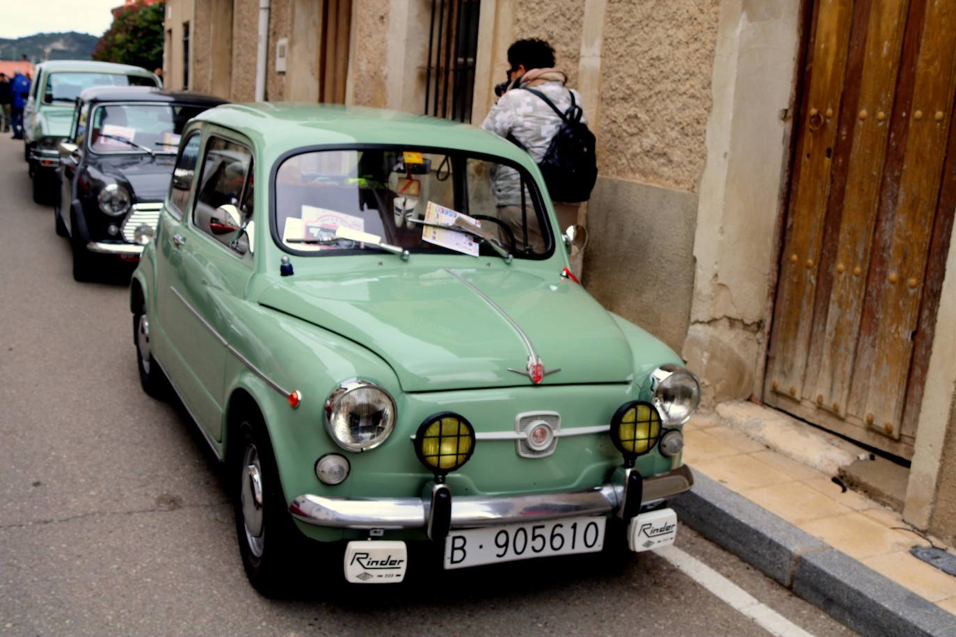 Concentración de coches en Cevico de la Torre. 