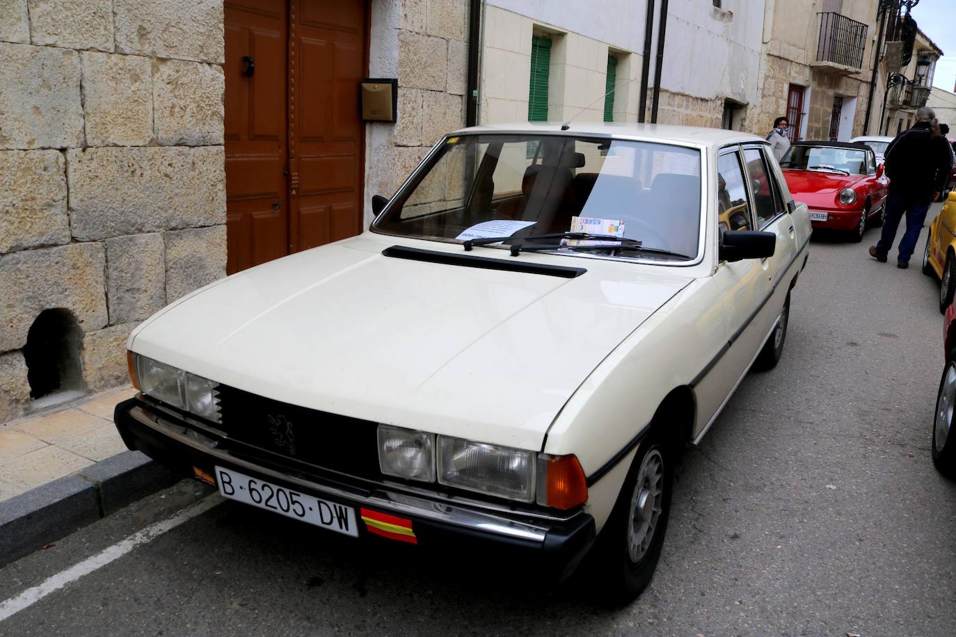 Concentración de coches en Cevico de la Torre. 