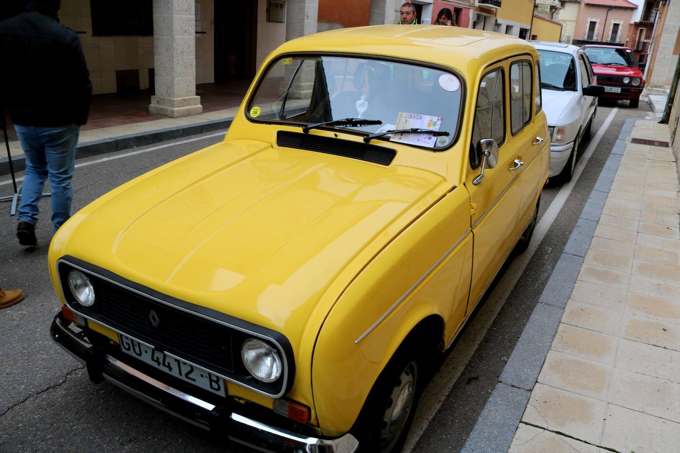 Concentración de coches en Cevico de la Torre. 
