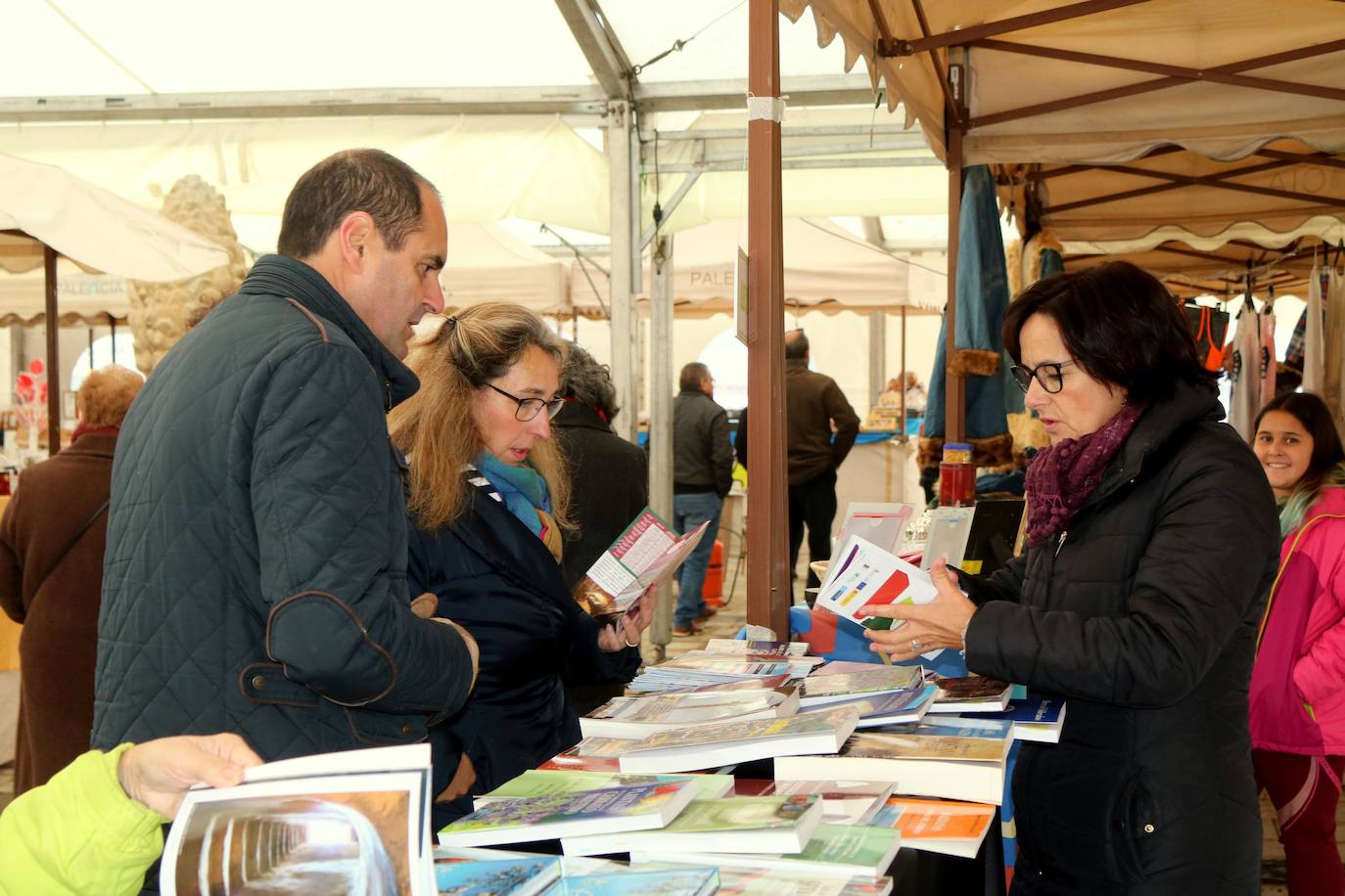 Concentración de coches en Cevico de la Torre. 