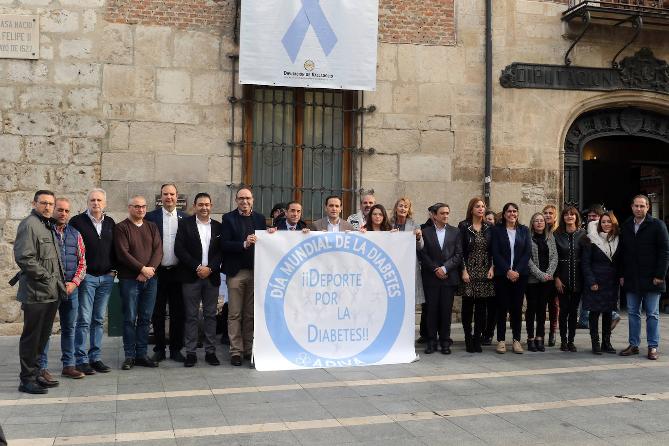 El Colegio de Enfermería, la Asociación Diabetes y la Facultad de Enfermería de Valladolid instalan ocho mesas informativas para sensibilizar a la población sobre esta enfermedad y realizar controles de glucemia.