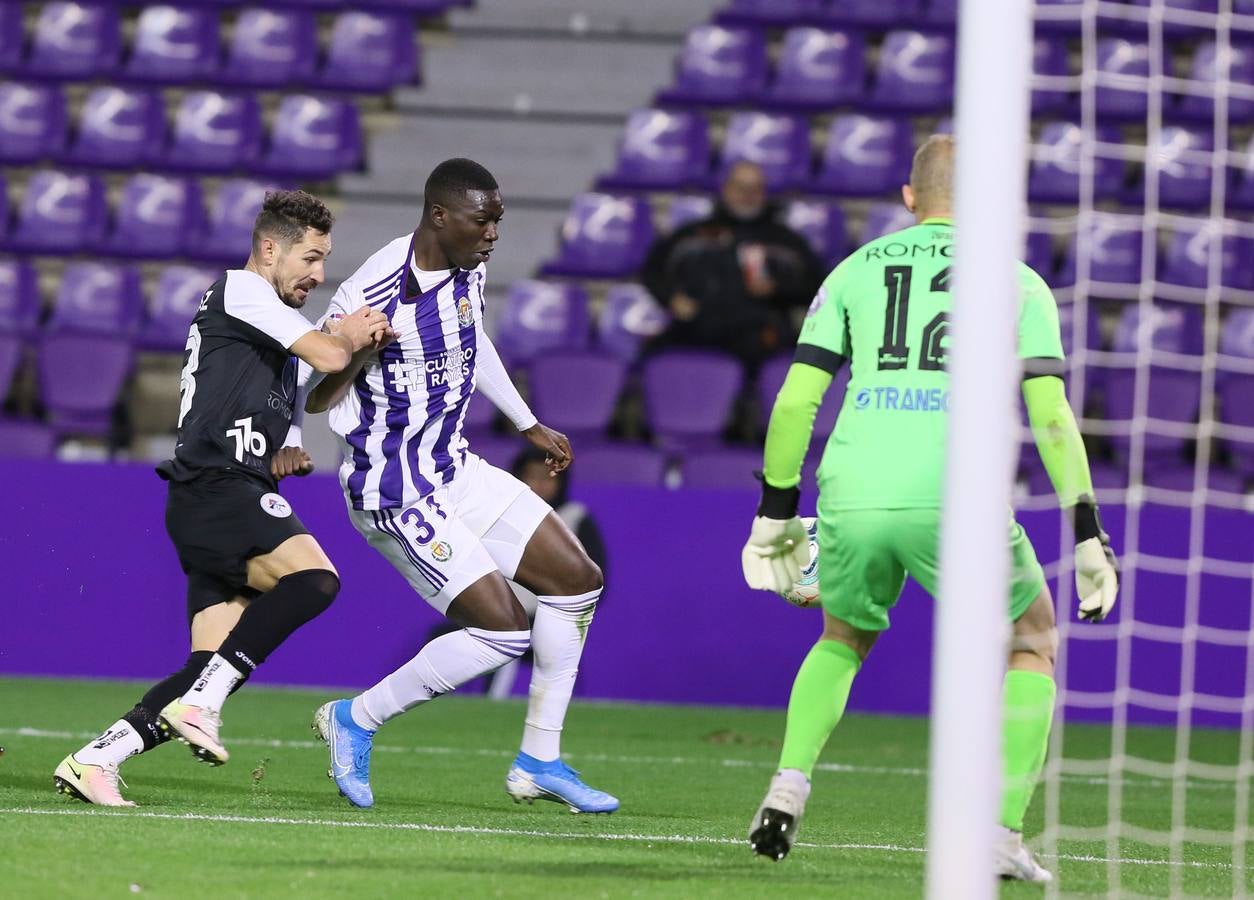 Un gol de Toni a la media hora dio el triunfo al Pucela en un Zorrilla desierto frente a un discreto Gaz Metan rumano