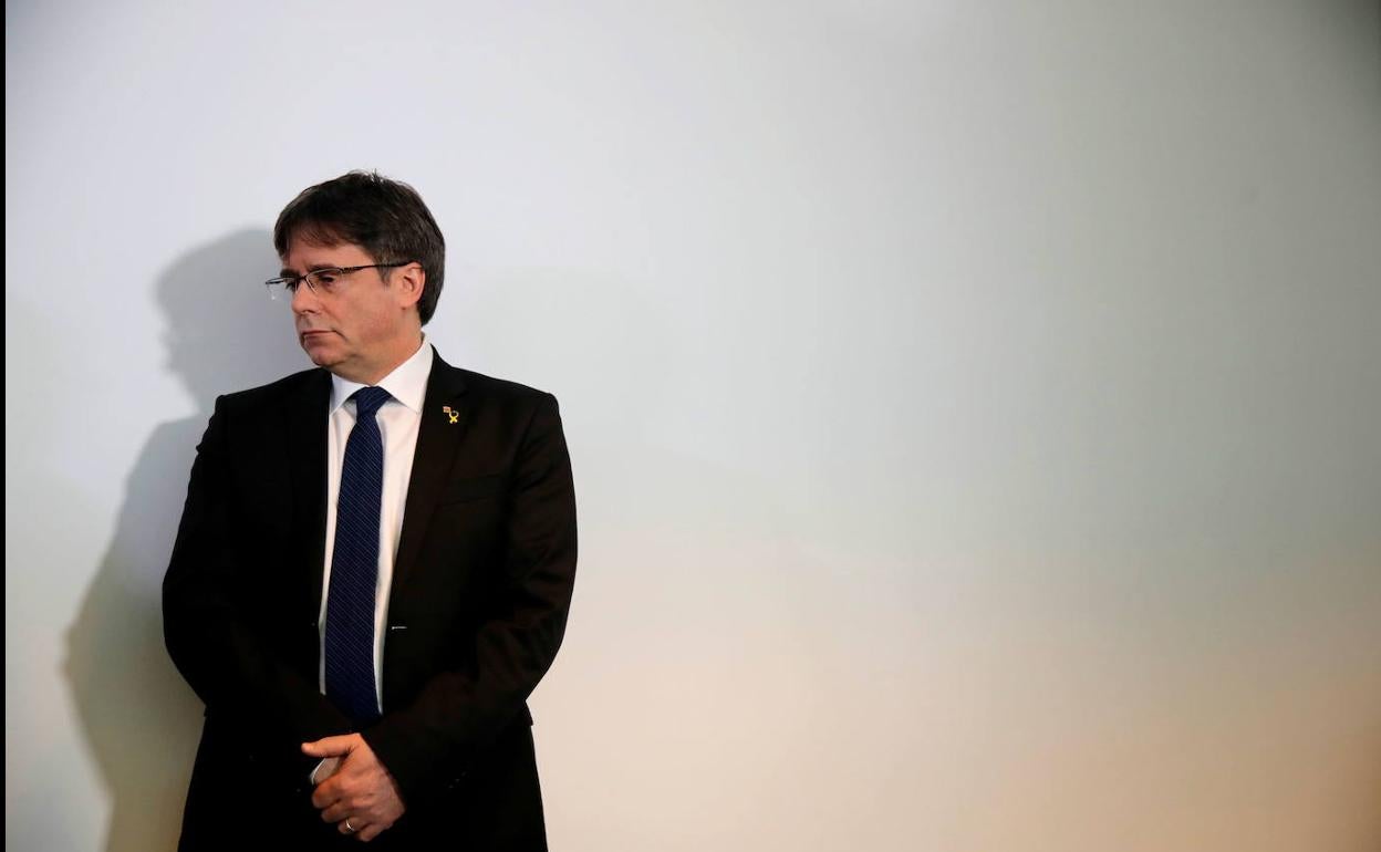 Un juez de Barcelona investiga si la trama corrupta costeó gastos de Puigdemont en Waterloo