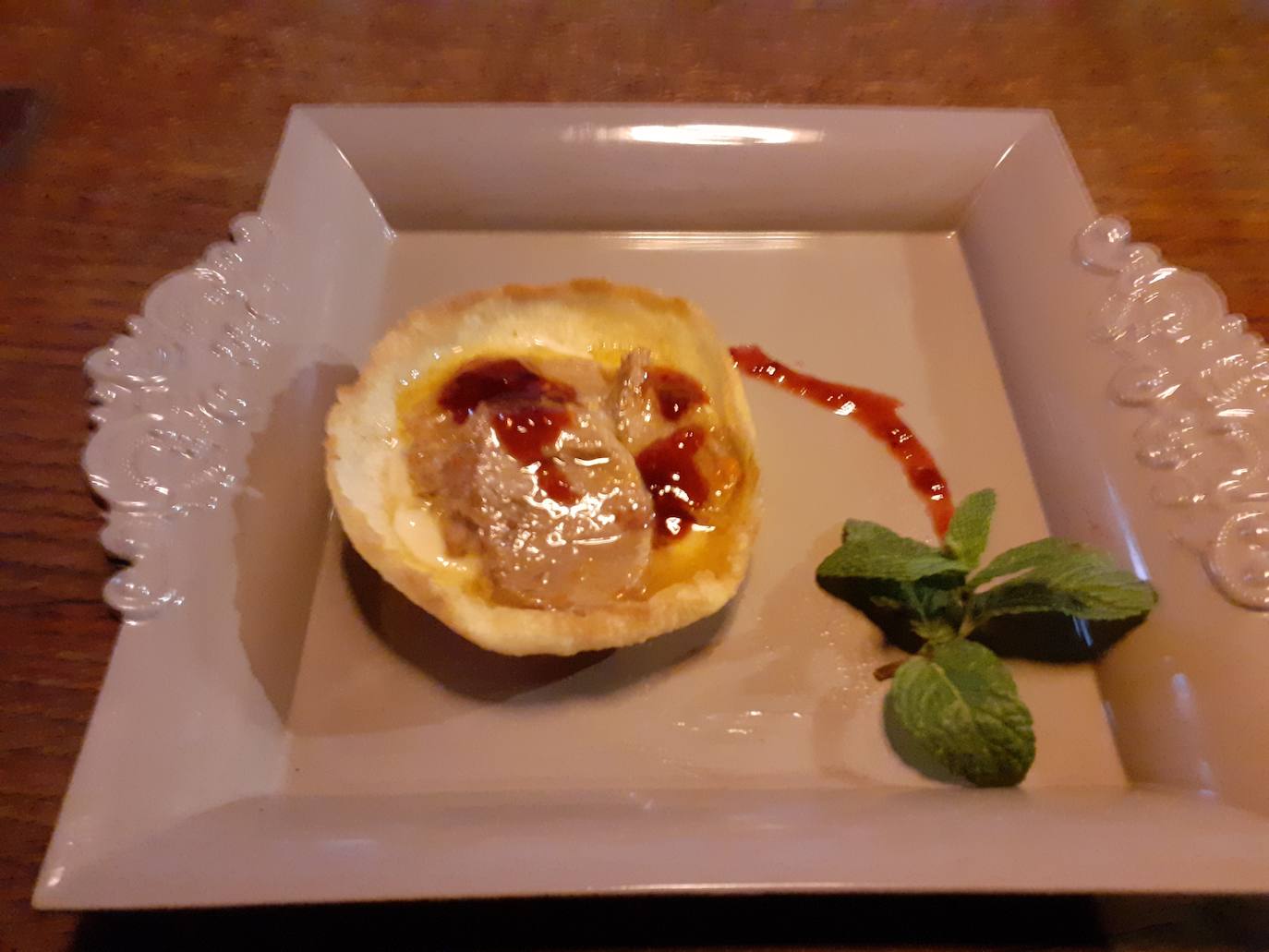 Vecinos y visitantes disfrutan de los pinchos del concurso de Villabrágima durante este fin de semana. 