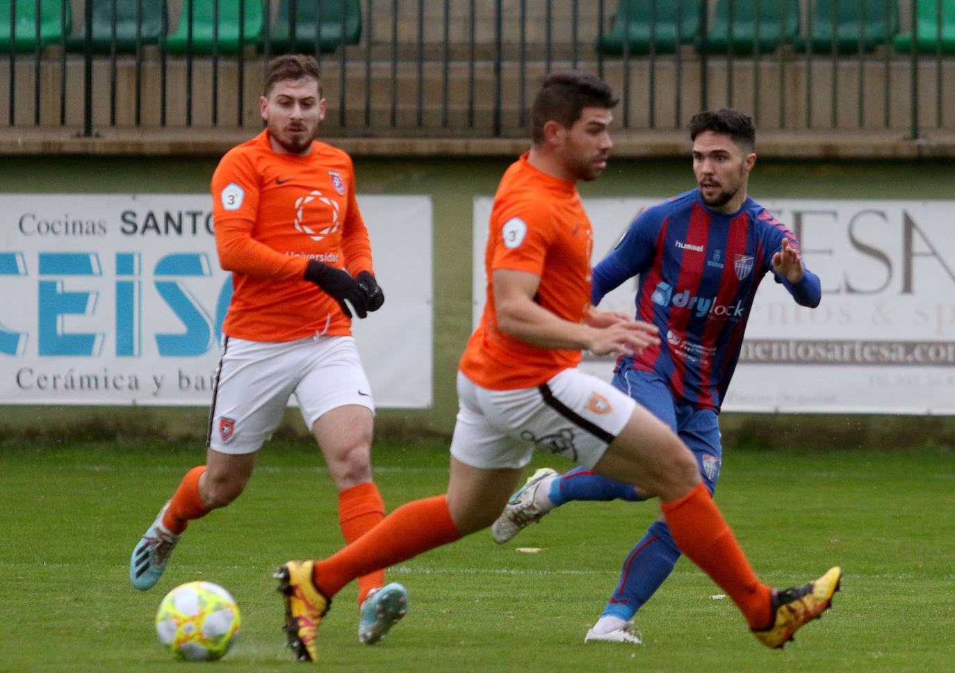 Partido entre la Gimnástica Segoviana y el Burgos Promesas 