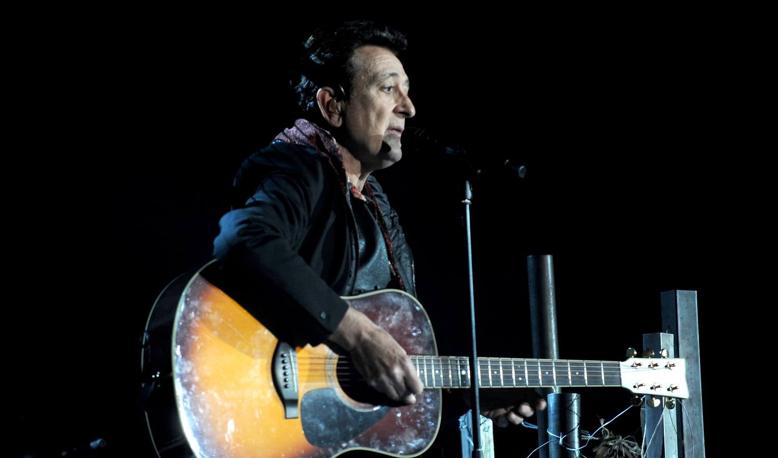 Concierto de Manolo García en el Polideportivo Huerta del Rey de Valladolid. 