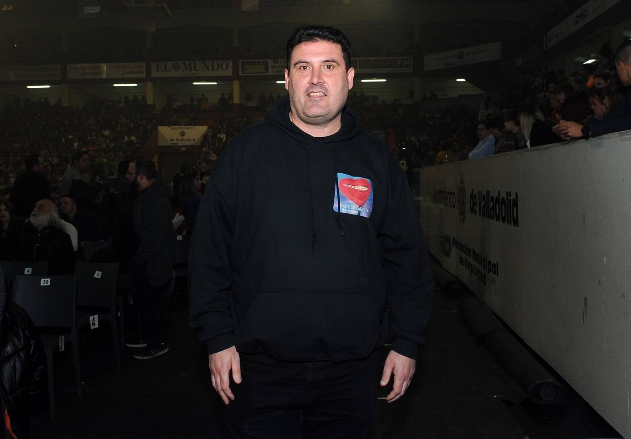 Concierto de Manolo García en el Polideportivo Huerta del Rey de Valladolid. 