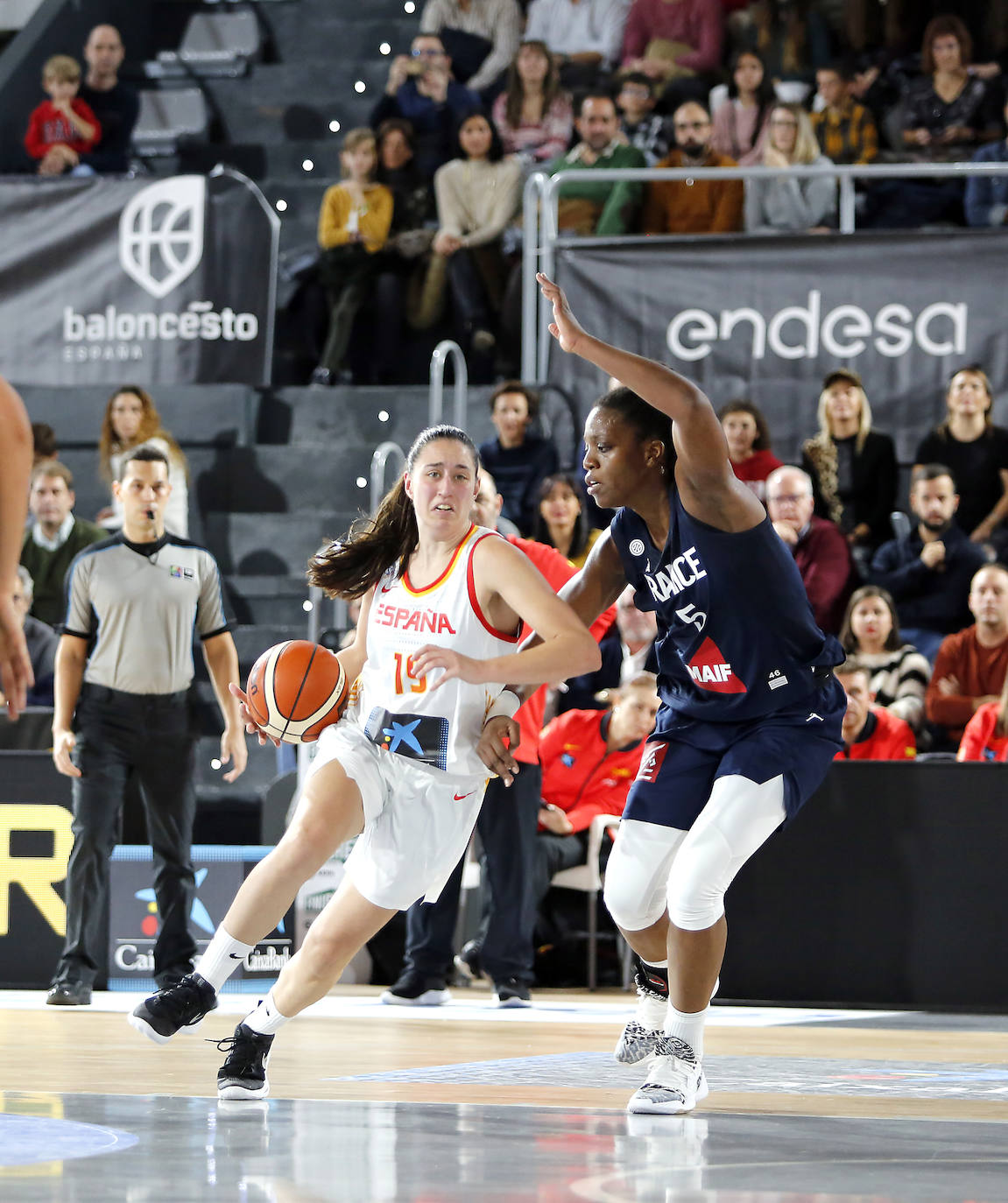 España pierde contra Francia en Palencia.