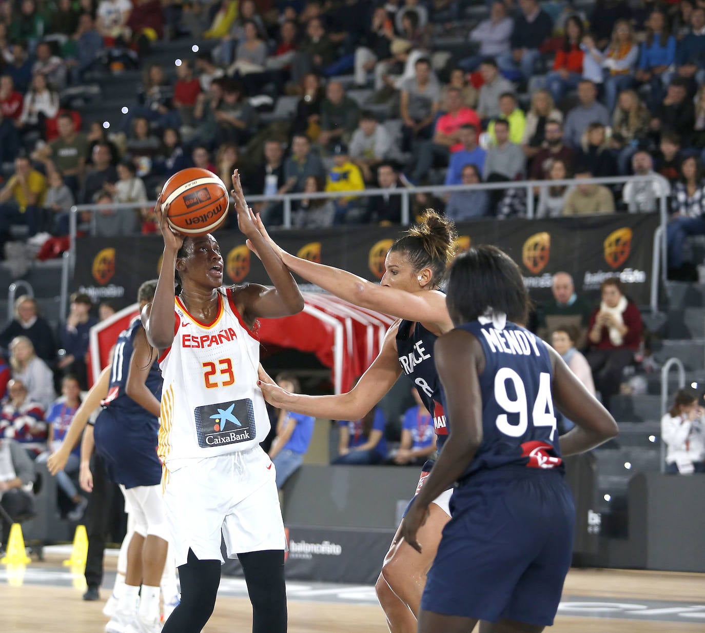 España pierde contra Francia en Palencia.