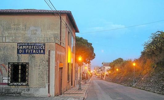 Campofelice de Fitalia es el municipio más aislado de la isla de Sicilia. 