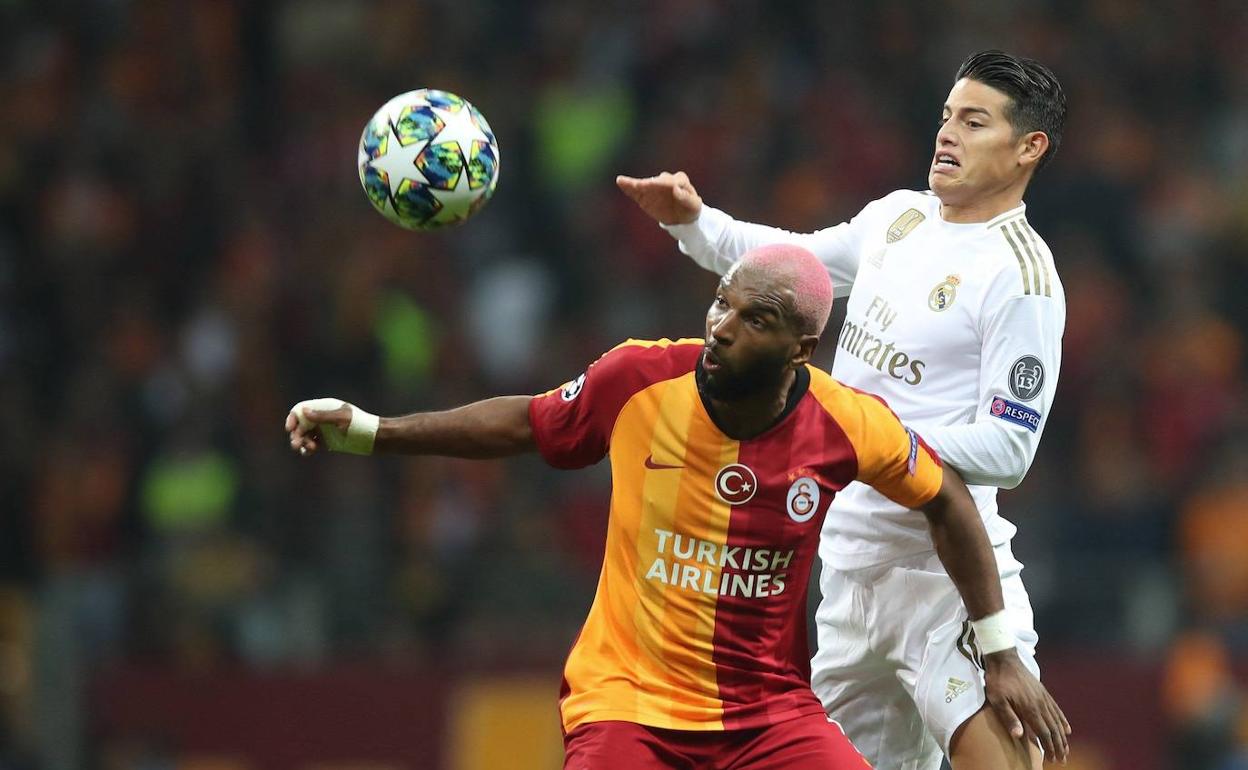 James, durante el partido ante el Galatasaray disputado en Estambul. 