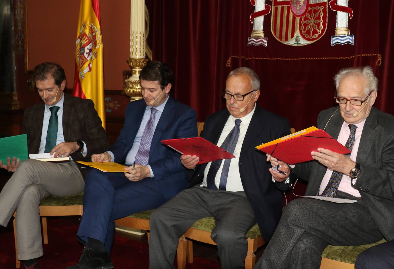 Presentación del libro de Gonzalo Santonja 'Los toros del siglo de oro'. 