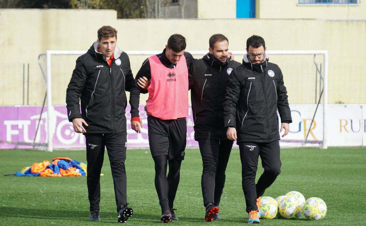 Zubiri abandona el entrenamiento de esta mañana. 