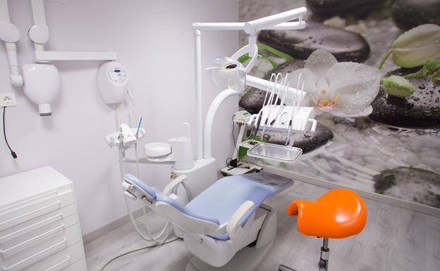 Uno de los gabinetes de la clínica, perfectamente equipado con las nuevas tecnologías. 